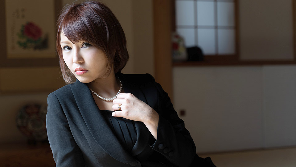 Caribbeancom 102621-001 A widow who unexpectedly felt the unreasonable brother-in-law's way in front of her husband's deceased Mio Futaba